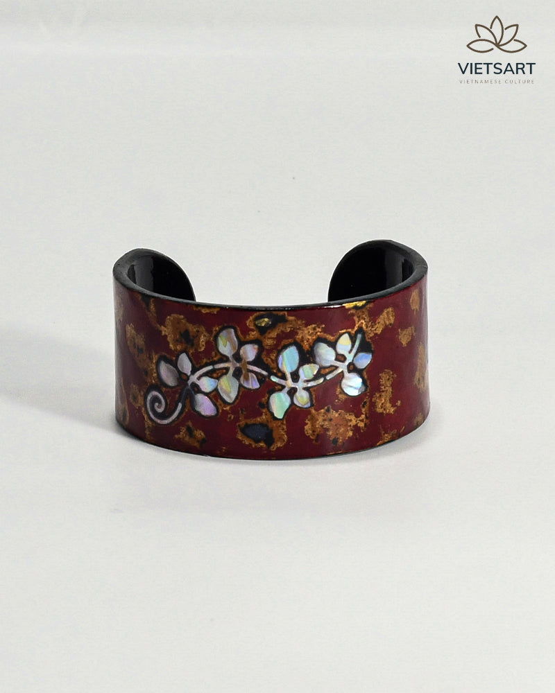 Lacquered fashioned horn-made pearl mosaic bracelet